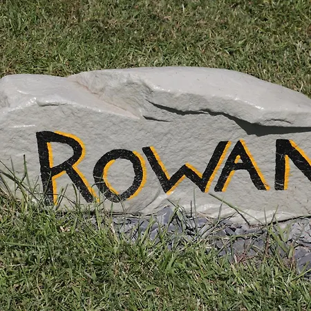 Holiday home Rowan